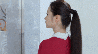 搞笑GIF：友情提示：不要穿裙子騎車 搞笑整蠱 第16张