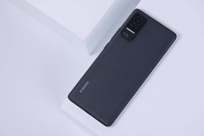 --Xiaomi|颠覆认知的极致轻薄美学设计 小米 CIvi 评测
