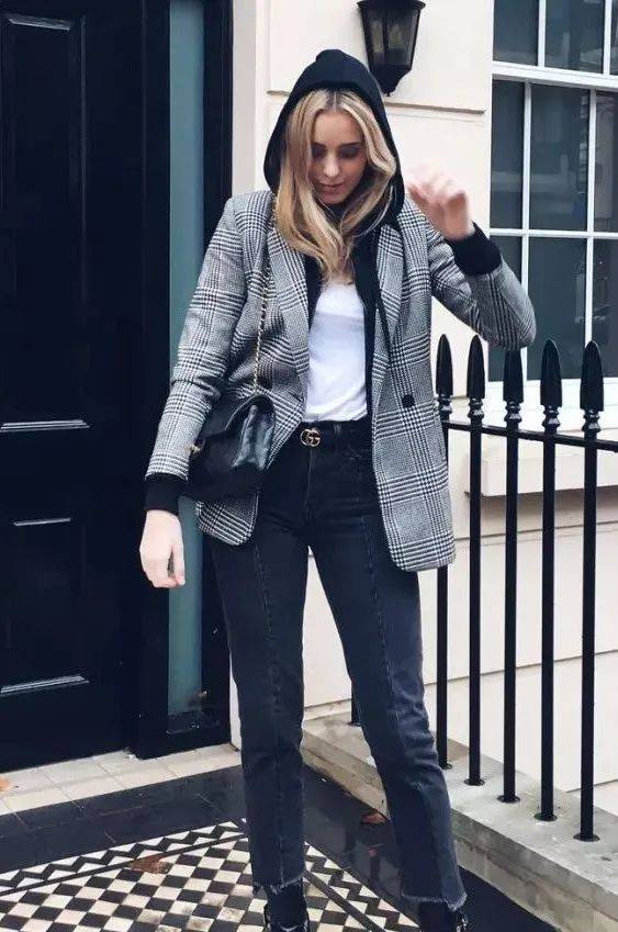 设计 秋天外套里面穿什么?这4种经典内搭让你一直美下去！