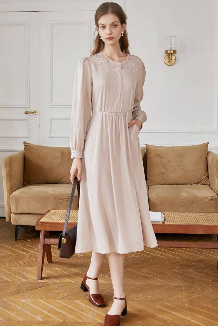 设计 秋天外套里面穿什么?这4种经典内搭让你一直美下去！