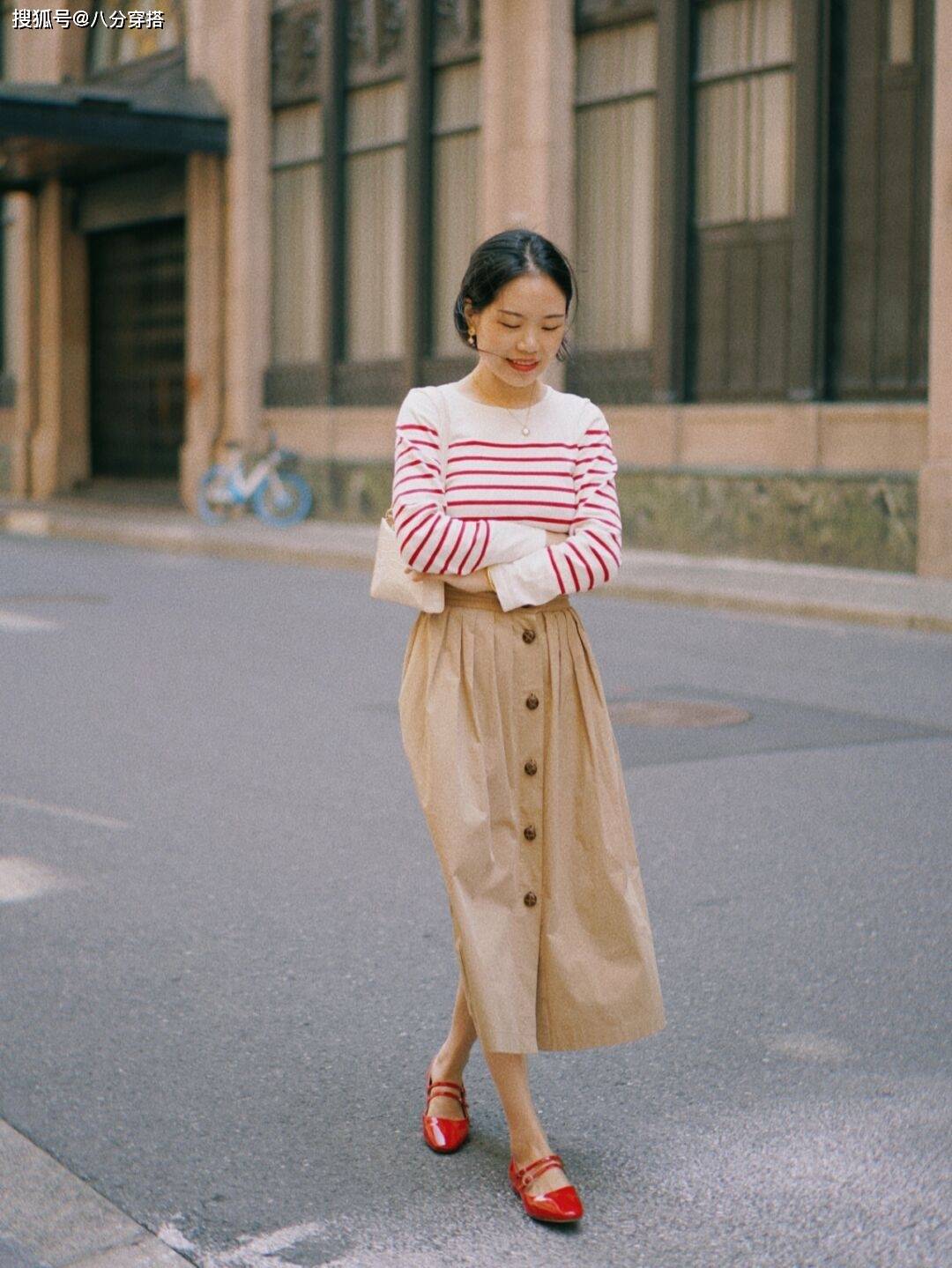 颜色 秋天，“条纹衫”的洋气穿法是这样的，日常实用不挑人，美得高级