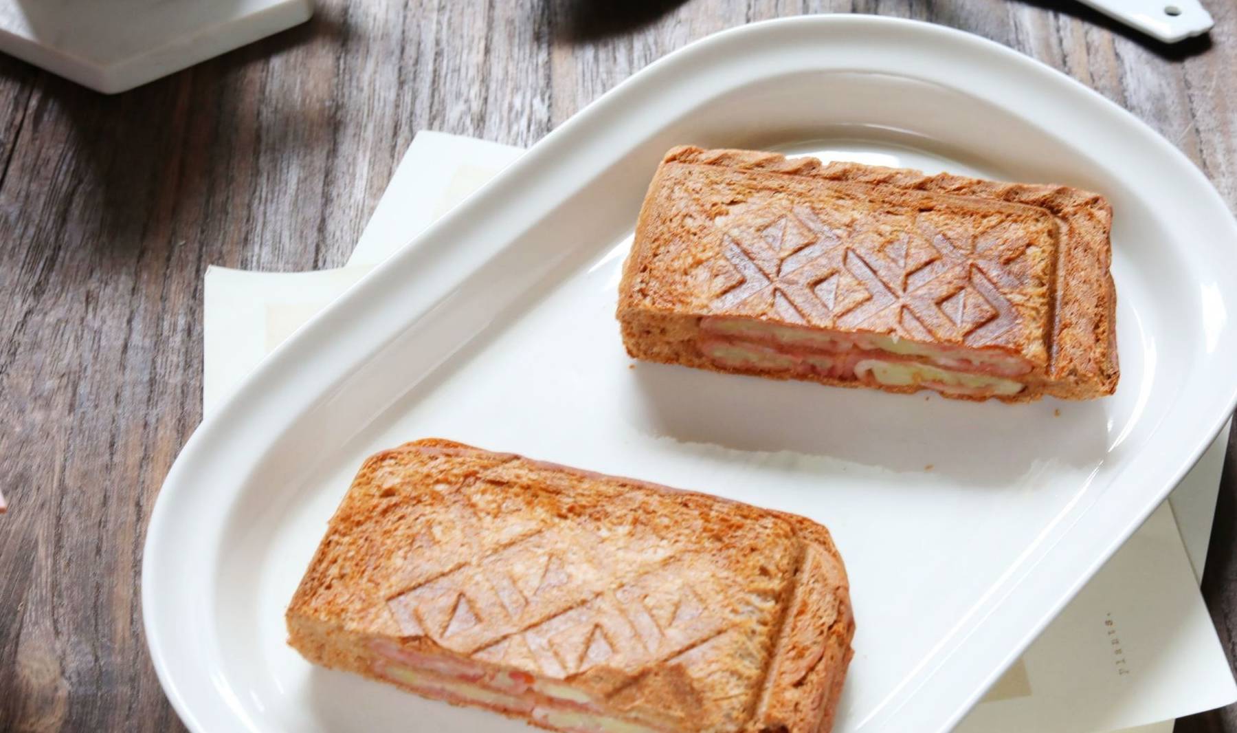 因为|叫醒女儿的不是闹钟，而是心心念的三明治早餐，咬一口满嘴幸福感