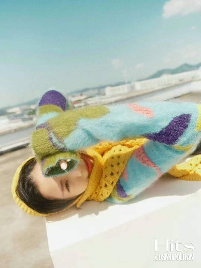 亮度高 杨倩首张时尚大片曝光！穿黄裙美成韩剧女主，代言小米就是不一样