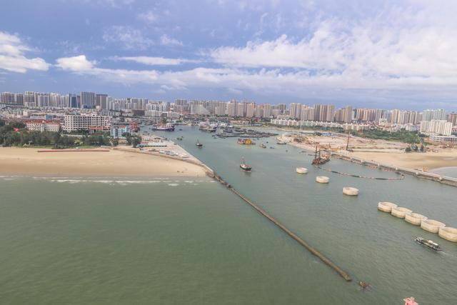 原创直升机高空瞰海惊叫连连北海银滩这样玩才对