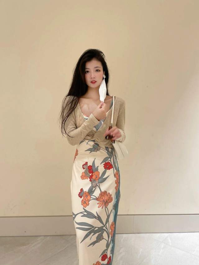 美眉 早秋的通勤风穿搭指南，学会这13套搭配技巧，让你越简单越高级