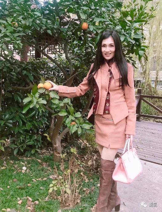 美人 被路人偶遇的张柏芝，这状态，会是传说中的怀四胎吗？