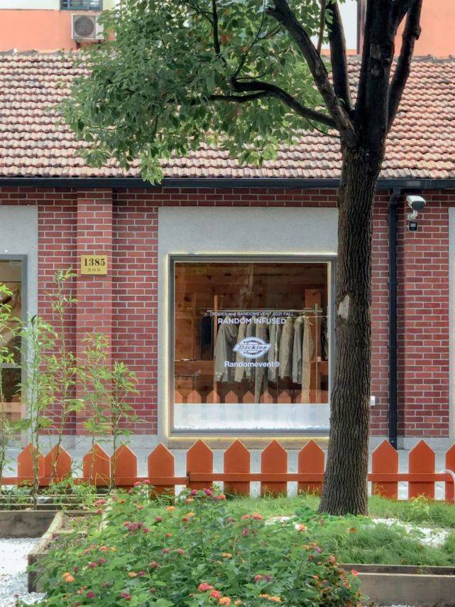 实验性 天猫开抢!Dickies新联名火爆首发现场,全渠道发售计划启动!