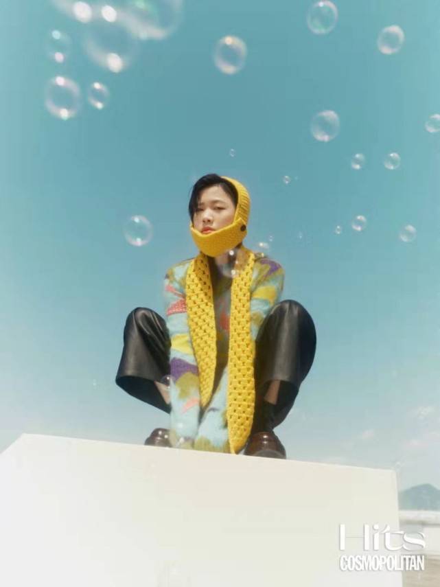 亮度高 杨倩首张时尚大片曝光！穿黄裙美成韩剧女主，代言小米就是不一样