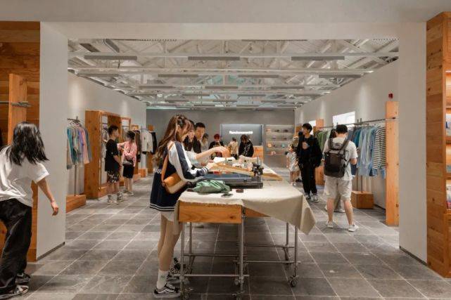 实验性 天猫开抢!Dickies新联名火爆首发现场,全渠道发售计划启动!