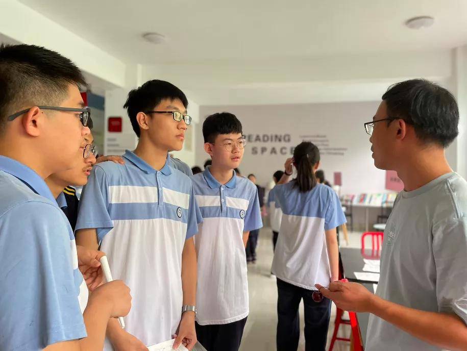 潍坊七中国际部举办新学期选修课集市活动