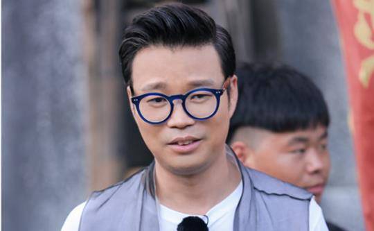 因为|老实人王迅真的老实吗？抛弃不能生育的糟糠之妻，娶90后娇妻