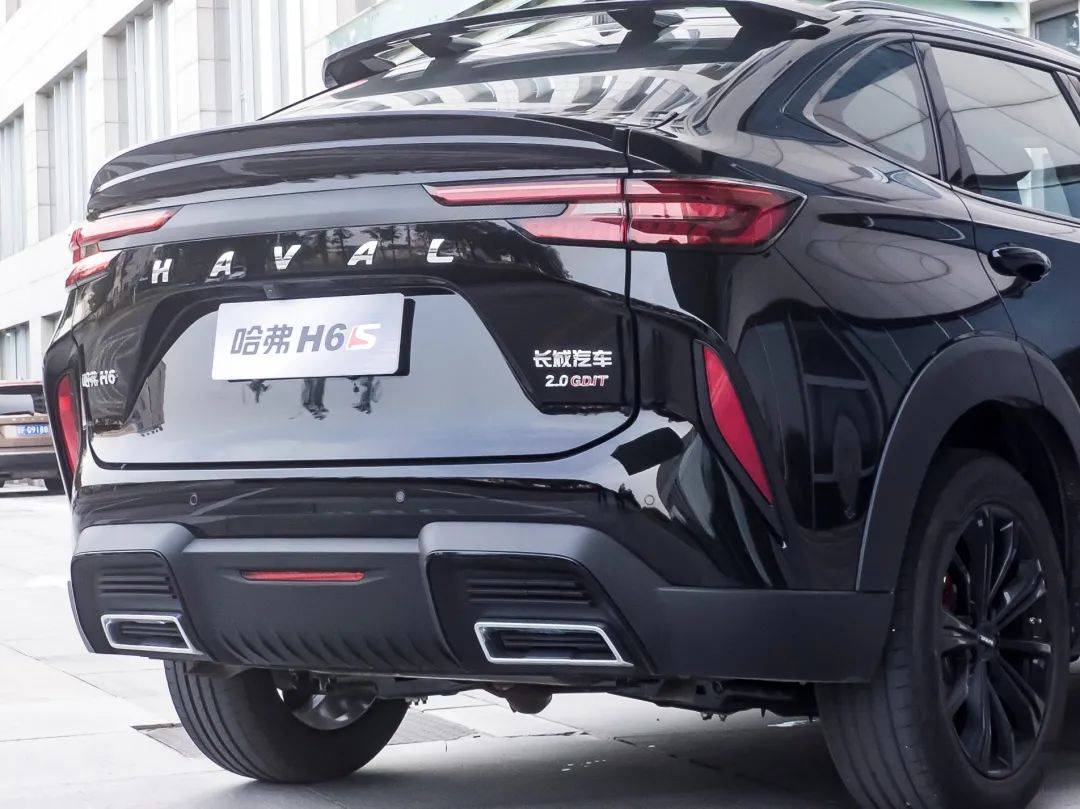 自带赛道模式一键切换排气声浪试驾哈弗h6s