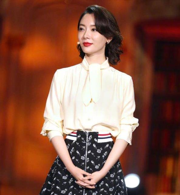 设计 江疏影和杨紫罕见撞衫,两人不仅身高差不多,连颜色审美也一个样