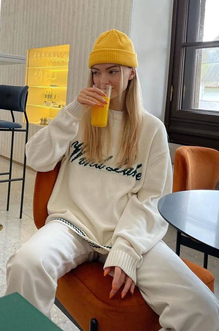 经典 卫衣+阔腿裤，今秋最舒适时髦的搭配！