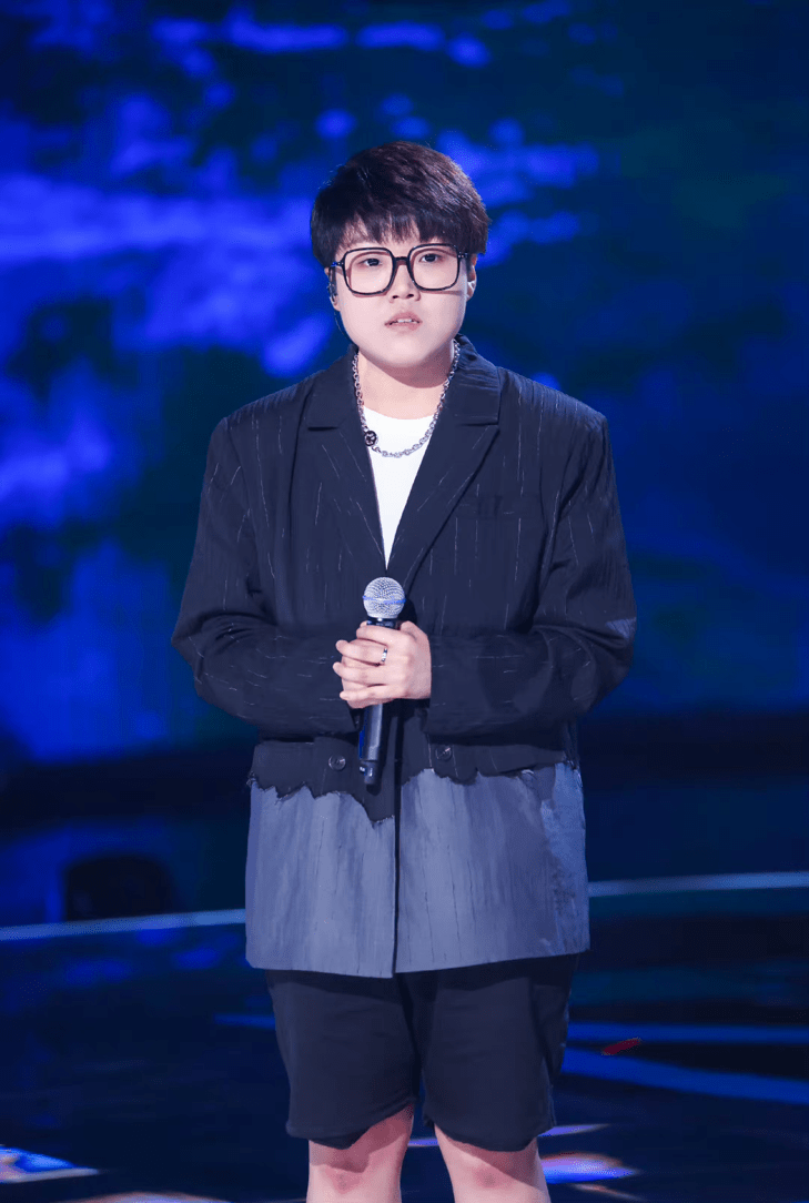 好声音11强晋级赛战况激烈王靖雯原创歌曲唉获赞她不成功谁成功