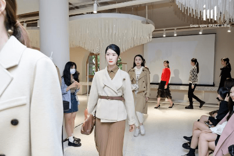 职场 水云间女装秋冬预览会 |看见都市·新女性，与您一同邂逅摩登初秋