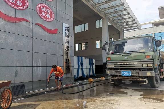 英山县环卫局开展"迎国庆"环境卫生综合整治行动