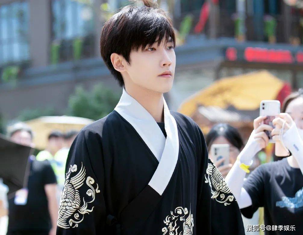 曾舜|《牛气满满的哥哥》：灭霸宽成优雅捡漏王，只怪小哥队“太优秀”