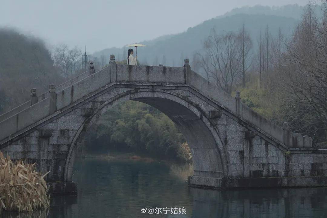 仙女 汉服小仙女:我历山河而来,江南又梦烟雨