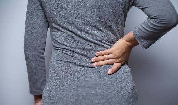 尿酸|尿酸高的人，身体若有这3个“变化”，可能已经“连累”到肾脏了