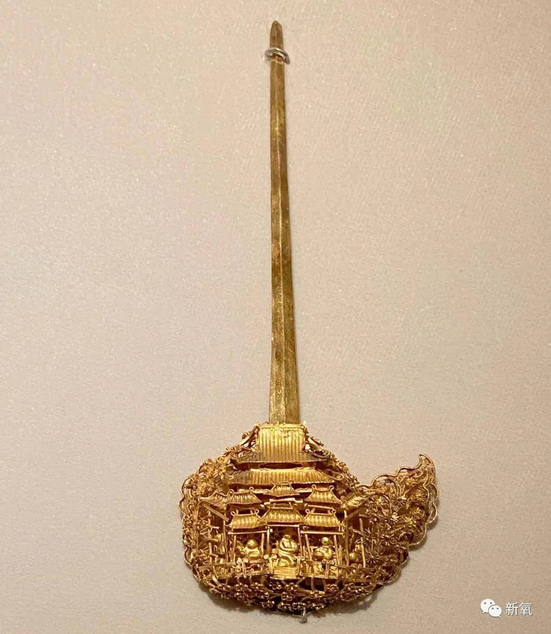 古代除了妆容和发际线，请鞠婧祎把头饰也半永久焊上！
