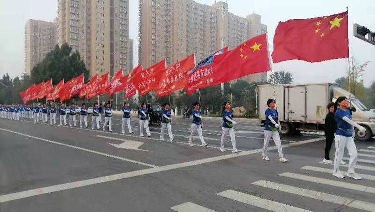 社区|东明县南关社区徒步队开展徒步活动喜迎国庆节