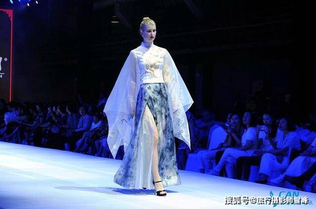 艺术 诗意的旗袍 诗意的女人(高清组图)