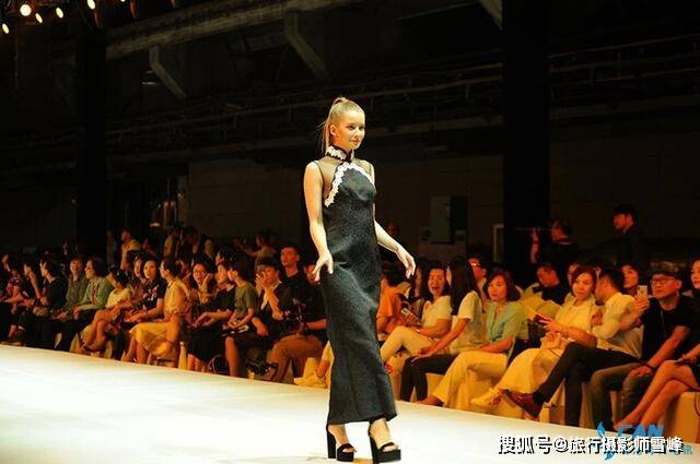 艺术 诗意的旗袍 诗意的女人(高清组图)