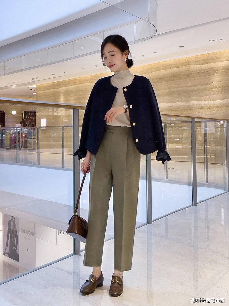 黑色 这才是40岁女人衣橱该有的秋季单品，百搭不老气，让你穿出好气质