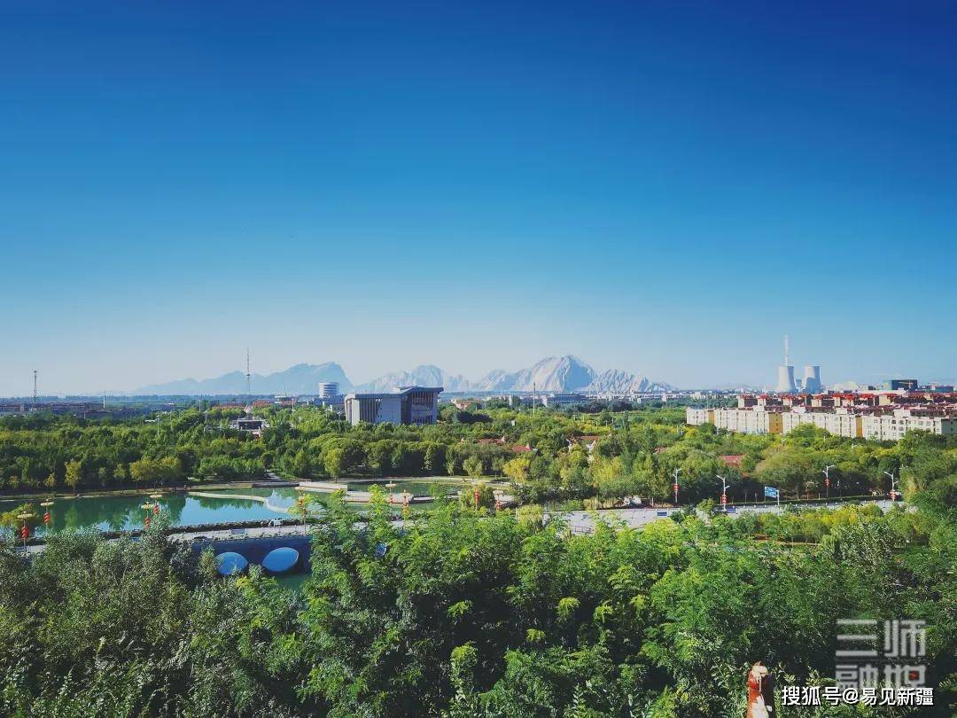 这个国庆假期在图木舒克 看山看水看胡杨 王美兰