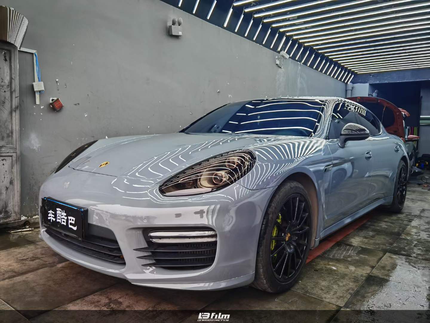 保时捷帕拉梅拉全车lbfilm改色膜高亮纳多灰