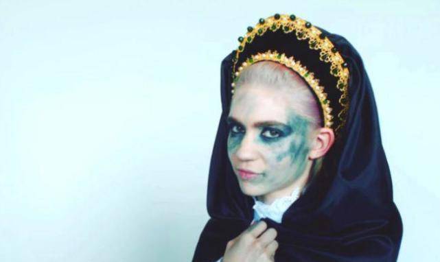 格莱姆斯|埃隆·马斯克与女友传分手，女方笑称想殖民木卫2，建一个太空公社