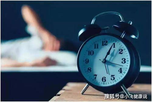 生物钟|晨起后经常有几种习惯的人,非但没有养生作用,还会越来越胖