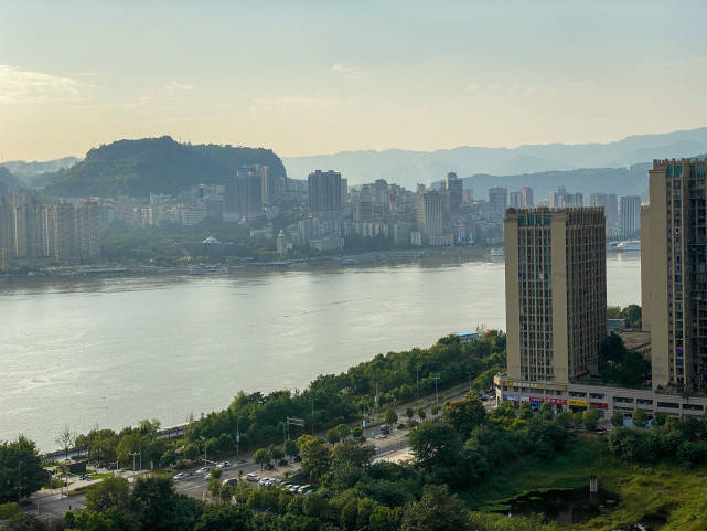 重庆第二大城市，高峡出平湖，宜居又休闲，幸福指数比主城高