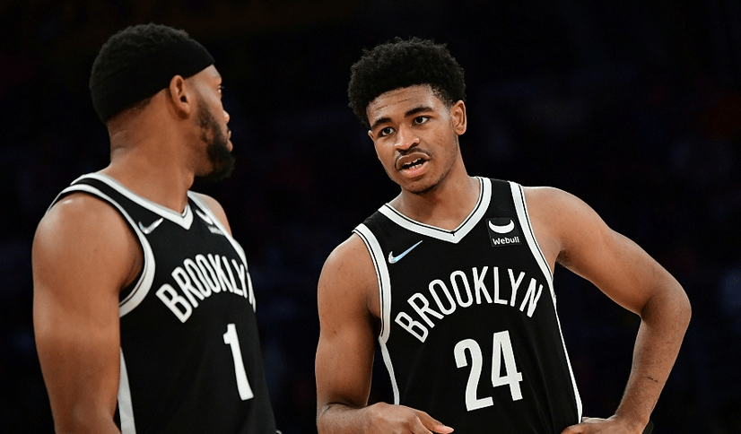 篮网双喜临门!新援爆发狂胜湖人,哈登霍华德吵架,老詹威少偷笑_1