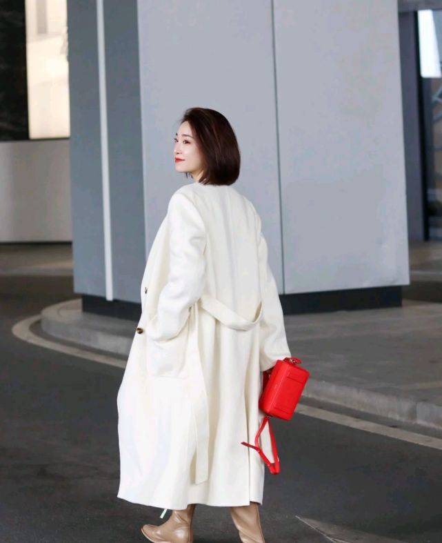 设计 秋季穿搭需要一件合适的外套,只要穿对了,高级感满满