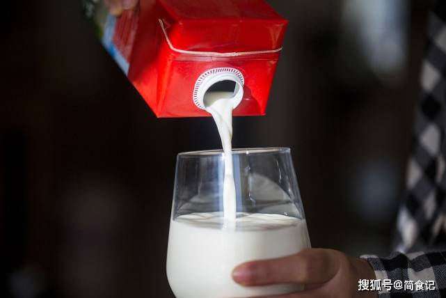 人体|早餐，到底是喝牛奶还是喝豆浆？营养师：差别很大，别再选错了