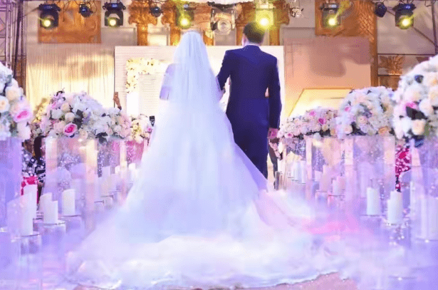 新娘子结婚的视频 246f9fbe6fe7401186324dce2cf7be2b.png