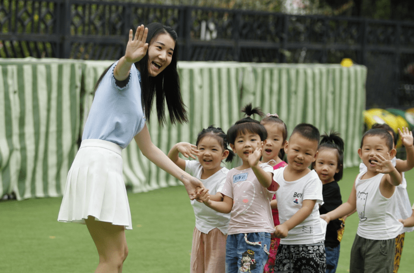 我国|幼儿园现“招生荒”，备受瞩目的公办幼儿园，为何如今无人问津？