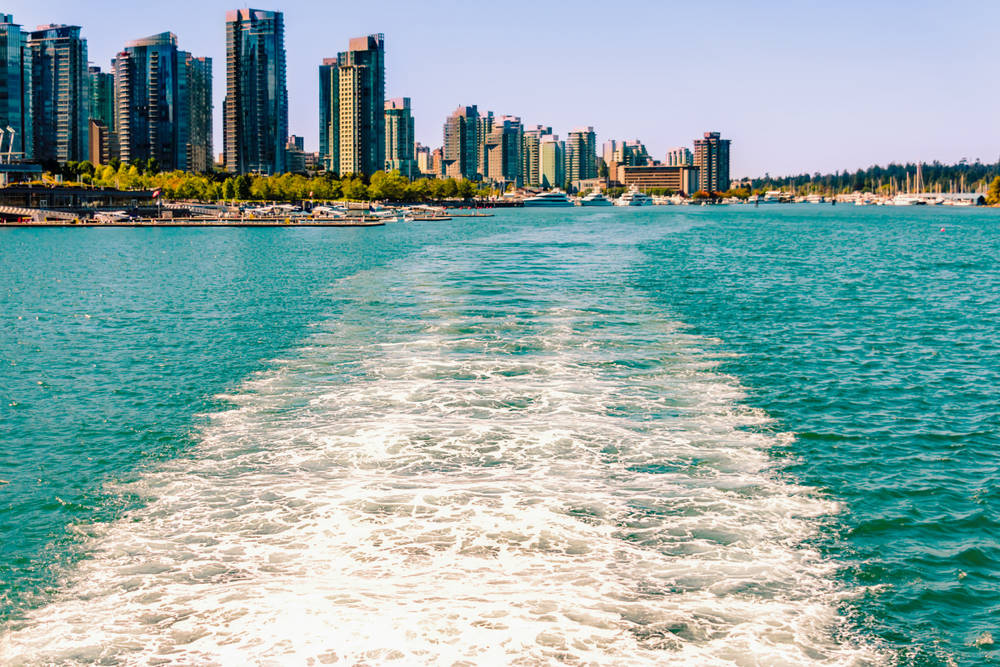 萨尔瓦运河位于沙特阿拉伯和卡塔尔边界地区,全长60公里,宽200米,最大