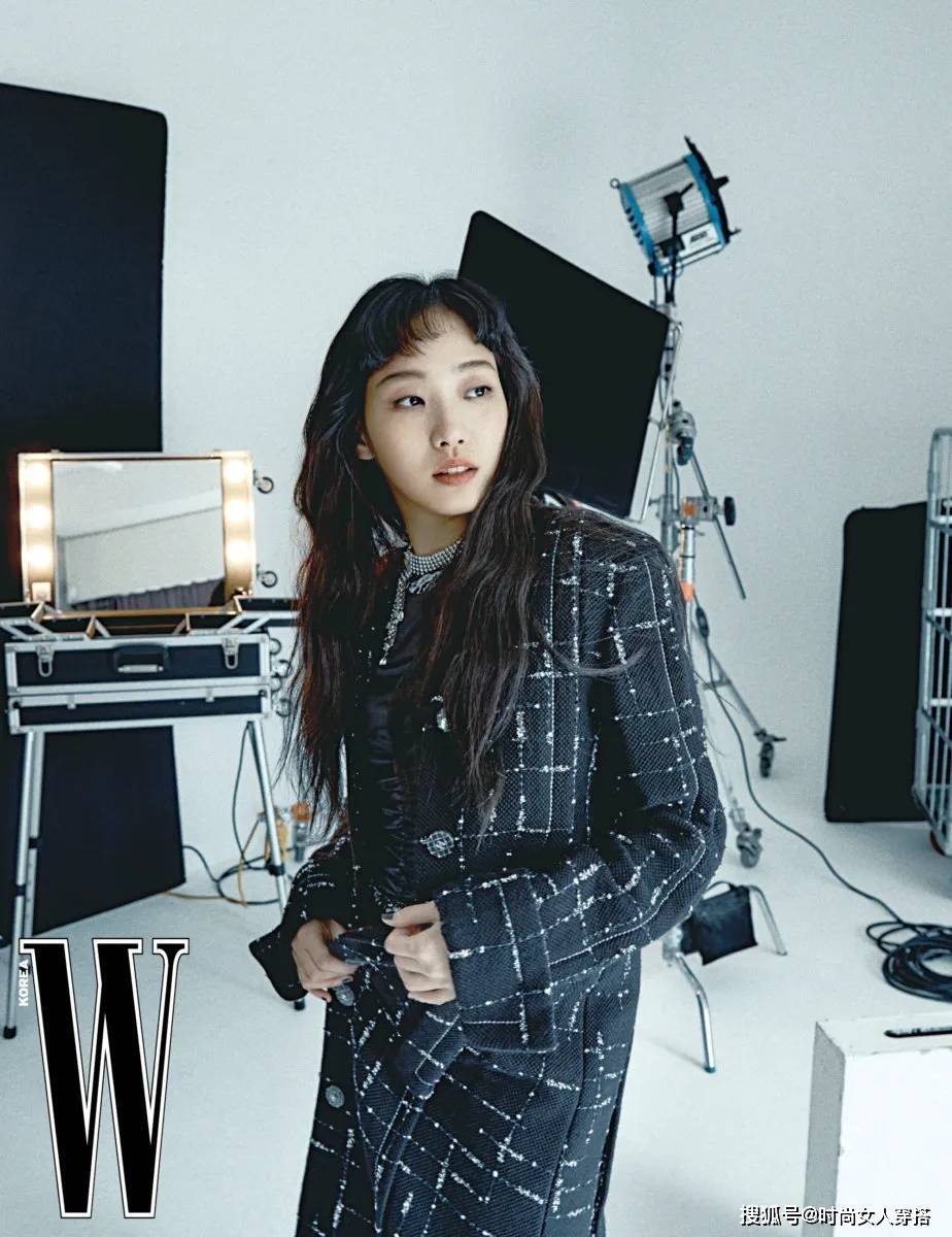 Chanel 遭男友劈腿再遇真爱，换100+时髦Look！30岁的她，靠什么俘获男神？