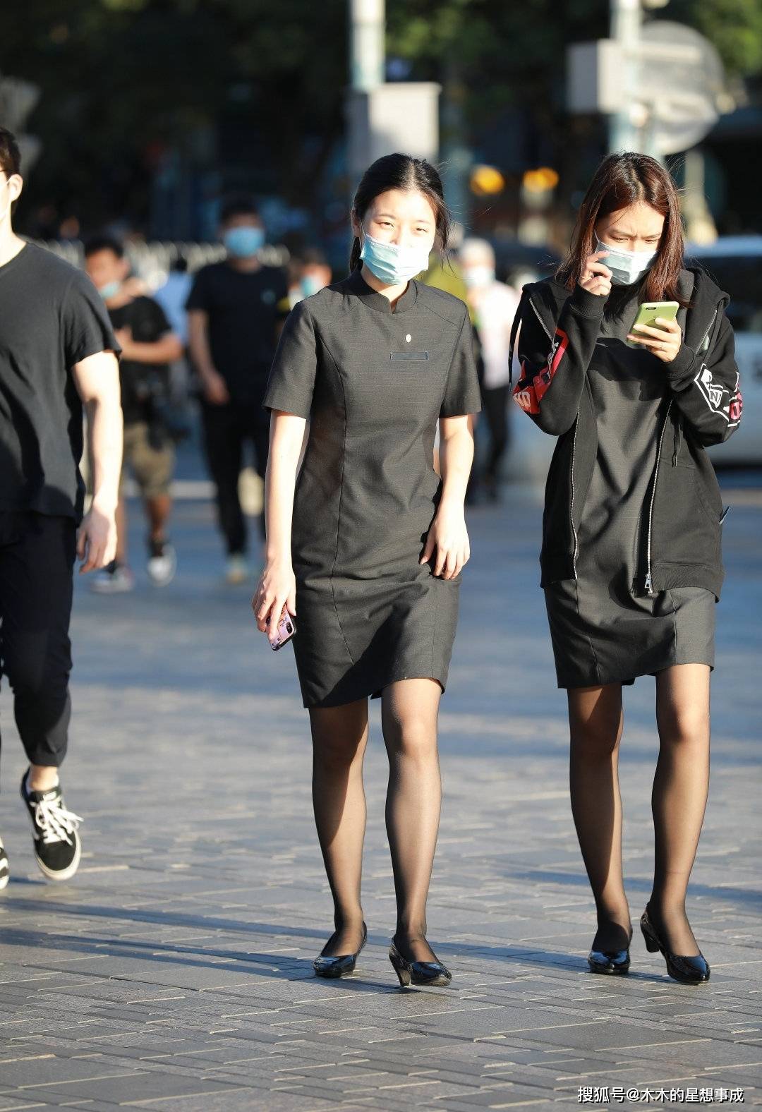 脱更 旗袍改良的工作服穿出女性韵味，优雅有气质！