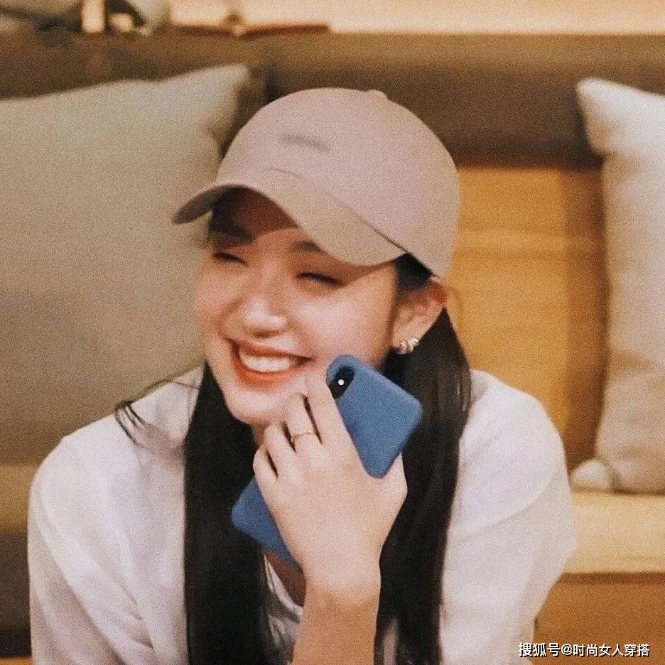 Chanel 遭男友劈腿再遇真爱，换100+时髦Look！30岁的她，靠什么俘获男神？