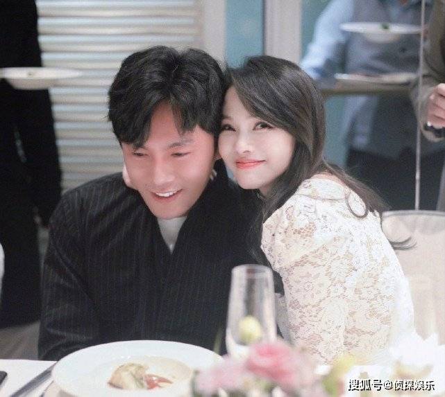 女神53岁伊能静罕见公开全素颜，皮肤白皙无皱纹，被赞充满少女感
