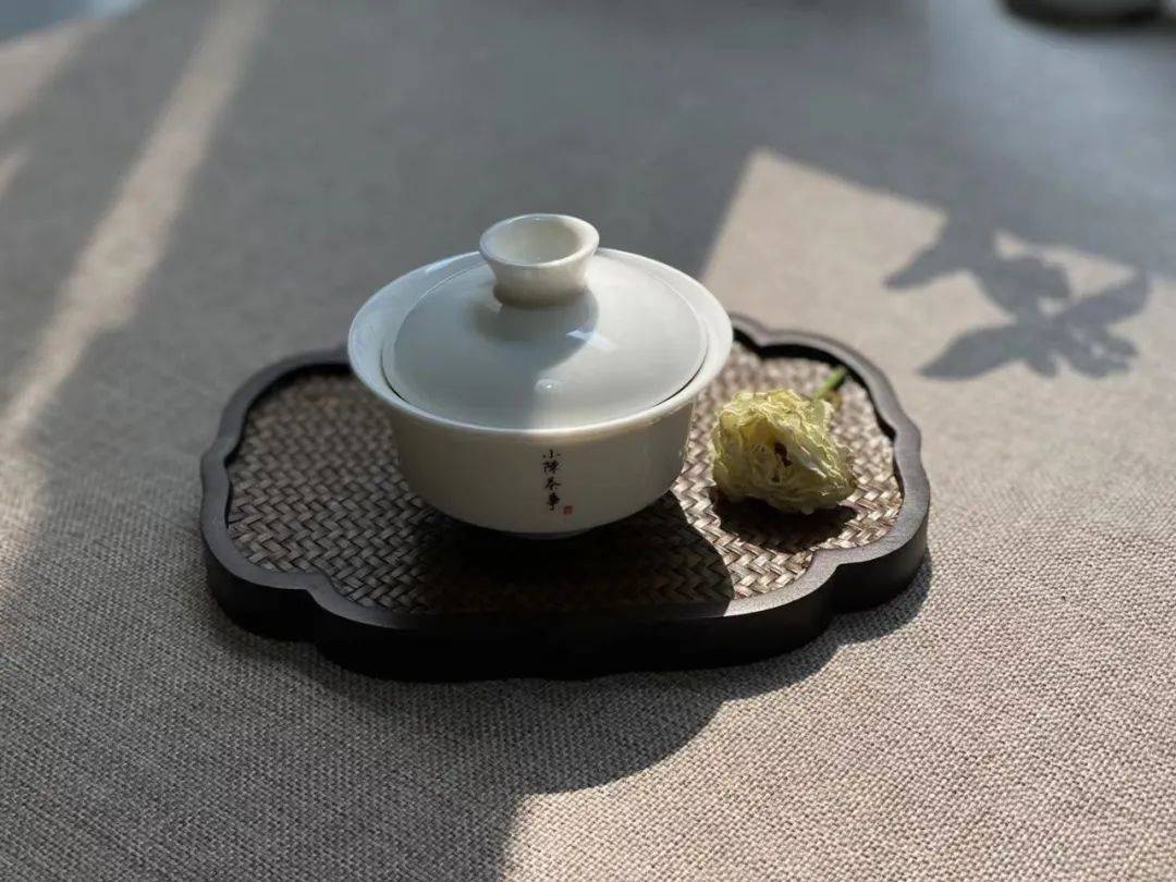 茶叶|为什么白茶泡了2次就淡了，耐泡度不如红茶和岩茶？真相来了