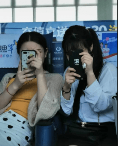 搞笑圖片幽默段子笑話：哥們，你這個發型美得像朵花兒 搞笑整蠱 第9张
