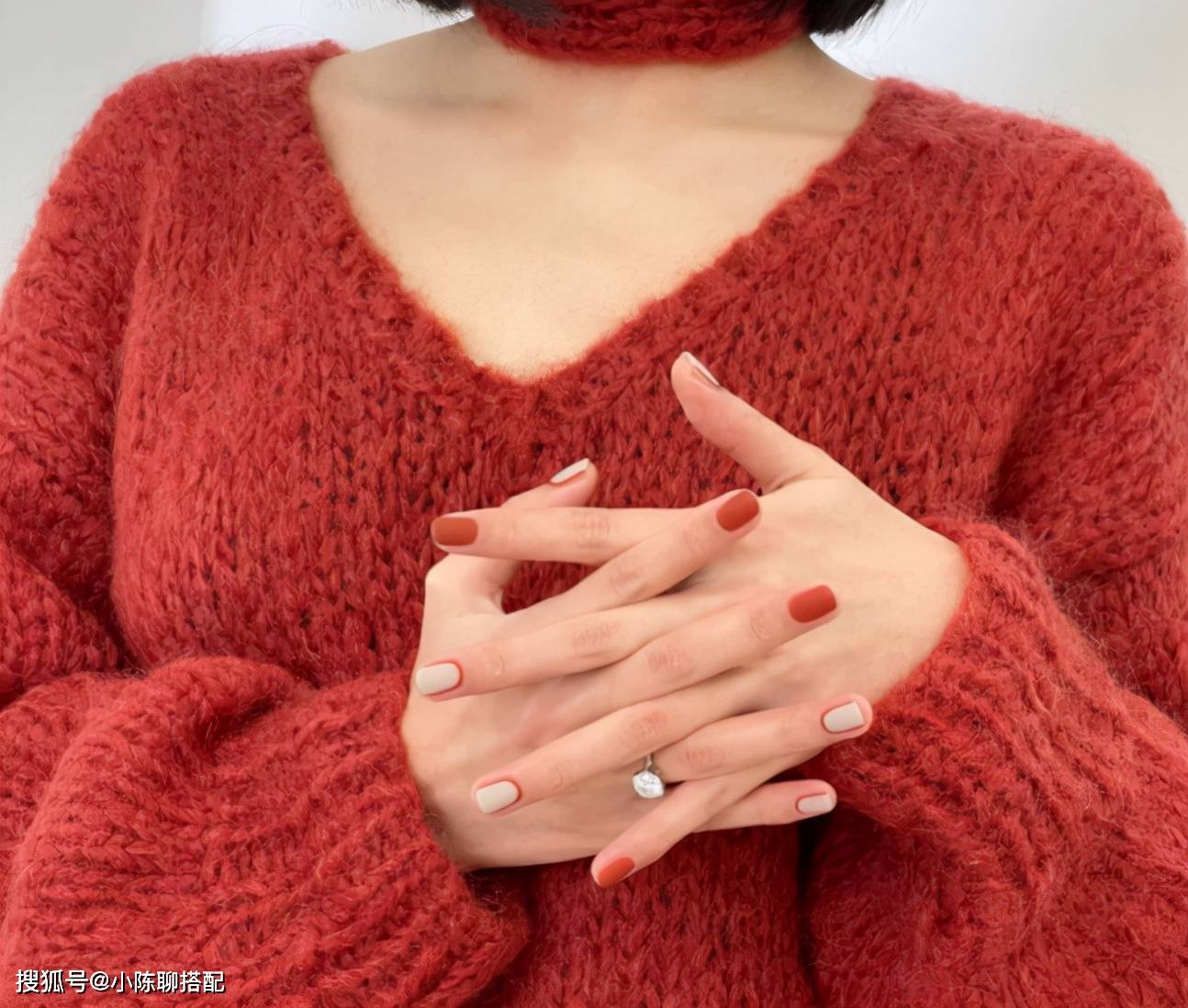 效果 自带“高级感”的针织衫长啥样？价格不一定贵，会搭配才是关键