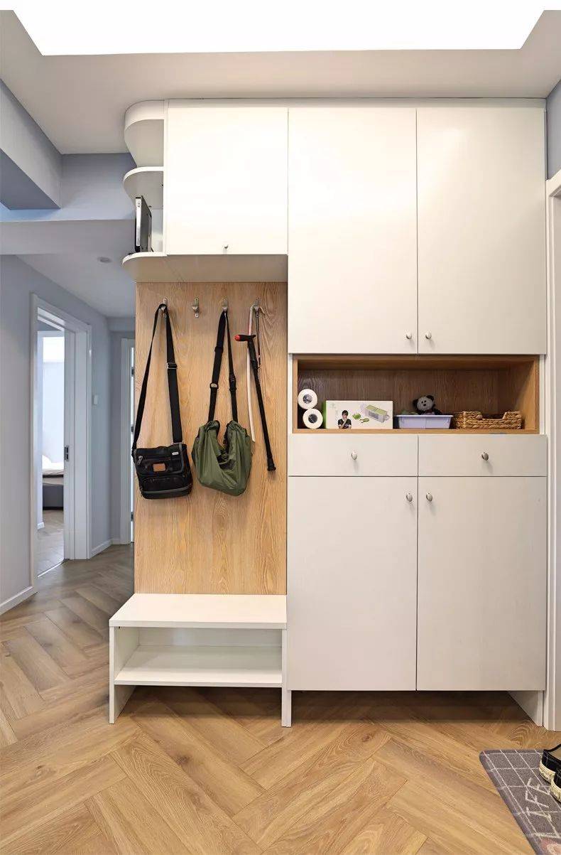 入户玄关鞋柜设计图欣赏 35f3afc29ff840da8e904fd4f89f4386.jpeg