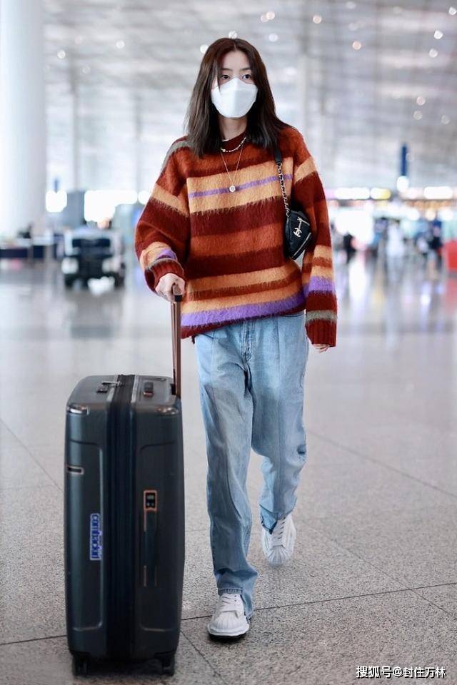 整体 早秋跟着超模穿，打造高端多变造型，刘雯这6组搭配可以大胆试试