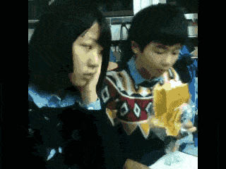 搞笑GIF：上廁所跟上節課老師說了 搞笑整蠱 第5张